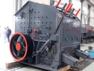 Hydraulic impact crusher