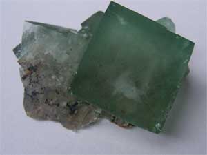 Fluorite stone crusher