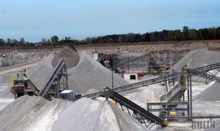 Granite block mining equipment